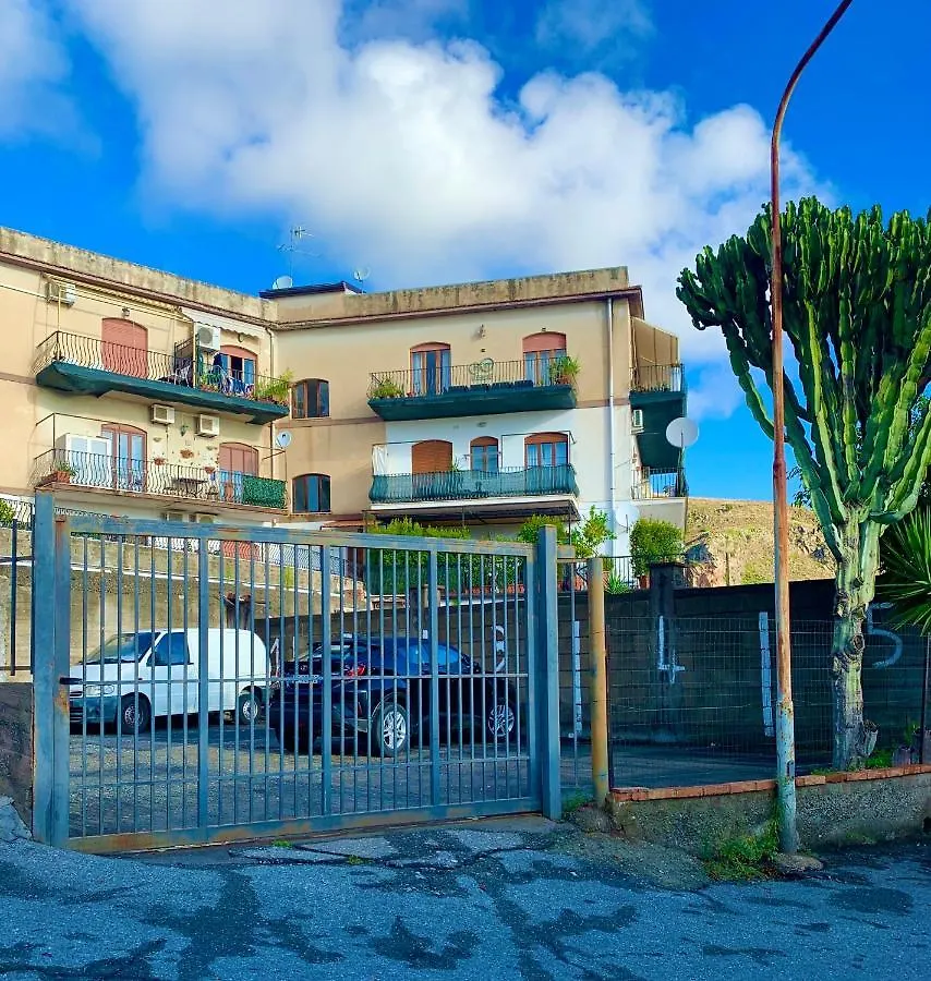 Spacious Apartment In Taormina With Sea View And Balconies