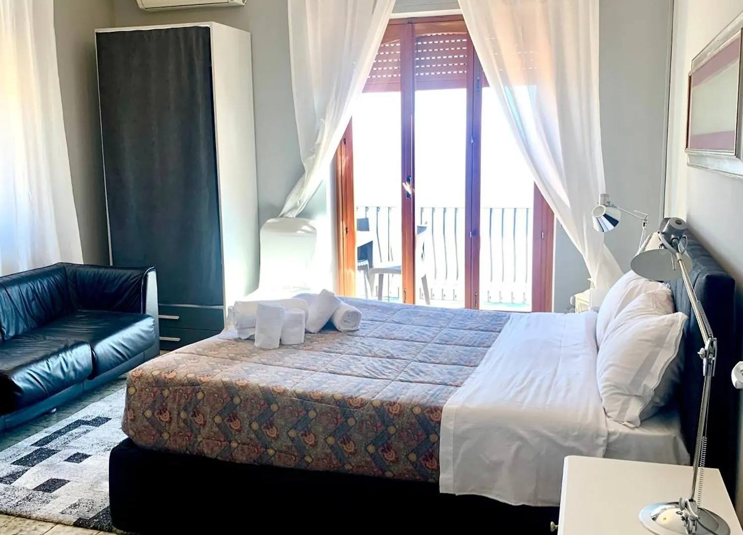 Spacious Apartment In Taormina With Sea View And Balconies