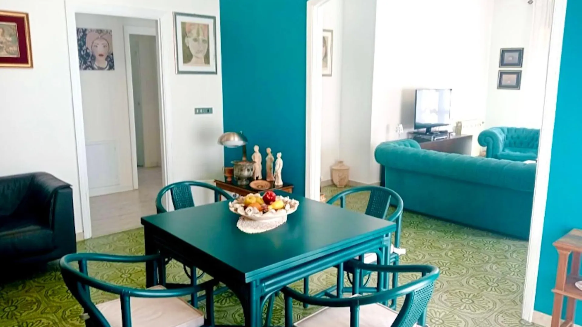 Spacious Apartment In Taormina With Sea View And Balconies
