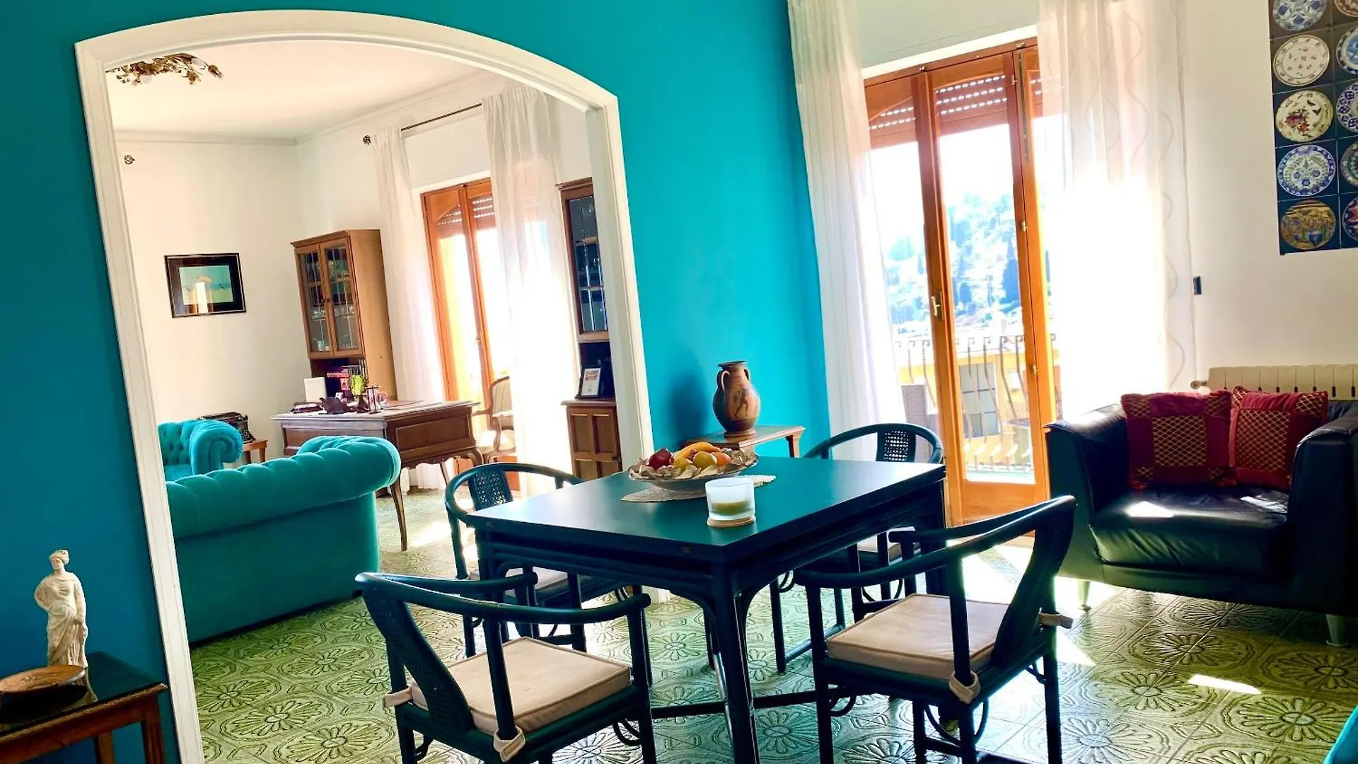 Spacious Apartment In Taormina With Sea View And Balconies 0*,