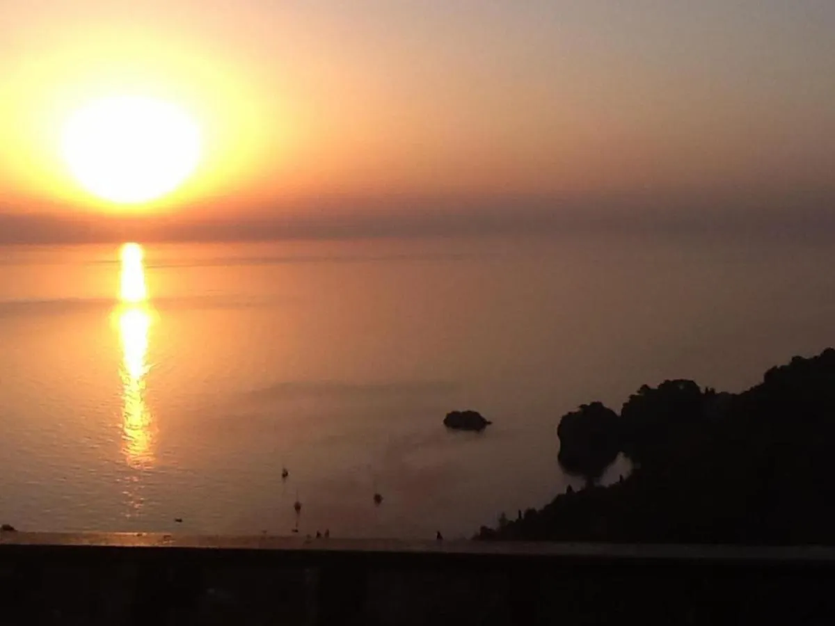 Spacious Apartment In Taormina With Sea View And Balconies